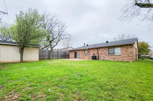 7216 Lancashire Dr, North Richland Hills, TX 76182 - Photo 9