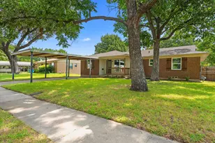 826 Harbor Dr, Lewisville, TX 75057 - Photo 3
