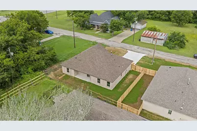 106 N Lackey Street, Tom Bean, TX 75489 - Photo 29