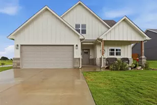 423 Red Bud Ln, Tolar, TX 76476 - Photo 1