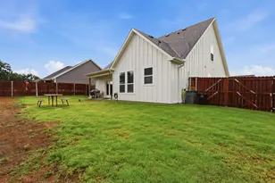 423 Red Bud Ln, Tolar, TX 76476 - Photo 29