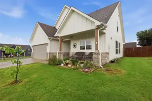 423 Red Bud Ln, Tolar, TX 76476 - Photo 31