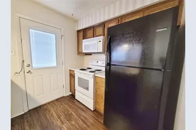 929 W Hickory Street #A8, Denton, TX 76201 - Photo 5