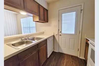 929 W Hickory Street #A8, Denton, TX 76201 - Photo 7
