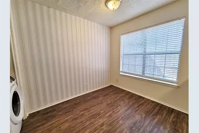 929 W Hickory Street #A8, Denton, TX 76201 - Photo 7
