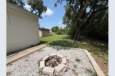 605 N Pine Street, Roanoke, TX 76262 - Photo 15