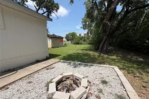 605 N Pine St, Roanoke, TX 76262 - Photo 15
