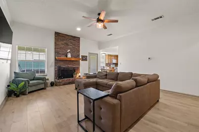 104 W Jade Drive, Hewitt, TX 76643 - Photo 3