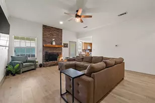 104 W Jade Dr, Hewitt, TX 76643 - Photo 3