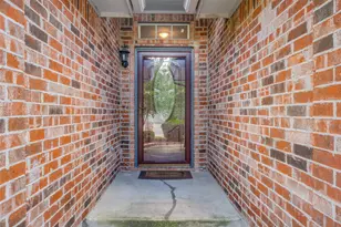 520 Chateau Ct, Denton, TX 76209 - Photo 3