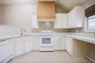 520 Chateau Ct, Denton, TX 76209 - Photo 13