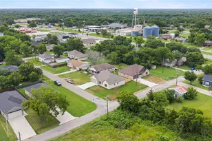 209 W Bonham St, Tom Bean, TX 75489 - Photo 29