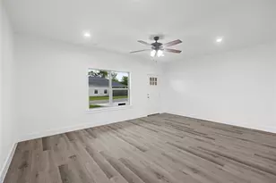 209 W Bonham St, Tom Bean, TX 75489 - Photo 7