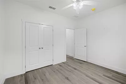209 W Bonham Street, Tom Bean, TX 75489 - Photo 17