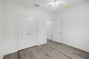 209 W Bonham St, Tom Bean, TX 75489 - Photo 17