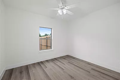 209 W Bonham Street, Tom Bean, TX 75489 - Photo 17