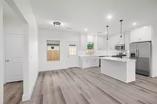 209 W Bonham St, Tom Bean, TX 75489 - Photo 7