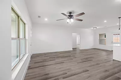 209 W Bonham Street, Tom Bean, TX 75489 - Photo 5