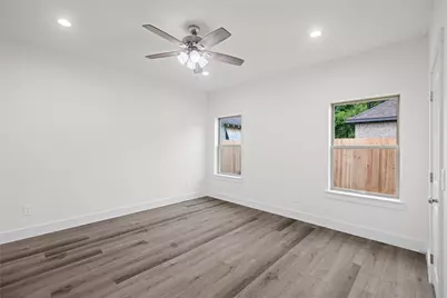 209 W Bonham Street, Tom Bean, TX 75489 - Photo 13