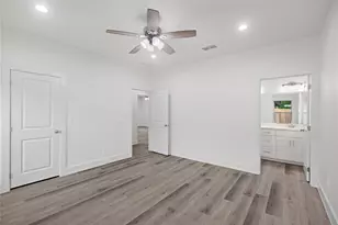 209 W Bonham St, Tom Bean, TX 75489 - Photo 15