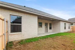 209 W Bonham St, Tom Bean, TX 75489 - Photo 23