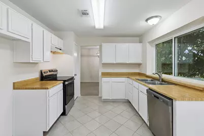 6905 Quail Meadow Drive, Watauga, TX 76148 - Photo 7