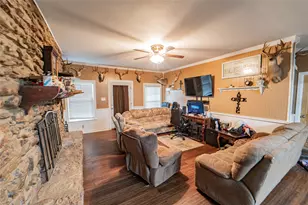 1211 W Hullum St, Breckenridge, TX 76424 - Photo 3