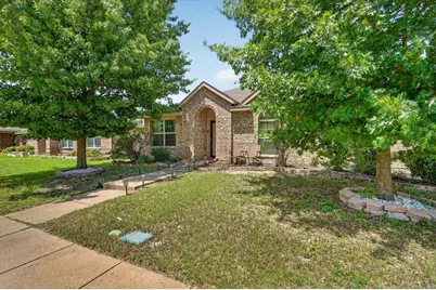 1731 Overlook Drive, Lancaster, TX 75146 - Photo 3