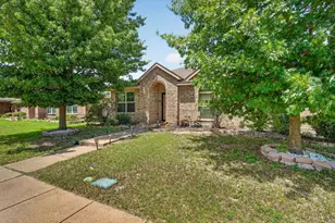 1731 Overlook Dr, Lancaster, TX 75146 - Photo 3