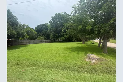 000 Manson Street, Wolfe City, TX 75496 - Photo 5