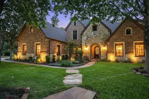910 Belclaire Cir, Cedar Hill, TX 75104 - Photo 1