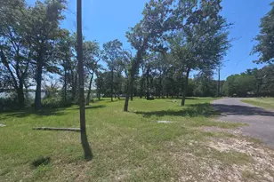 11 Cedar St, Mexia, TX 76667 - Photo 1