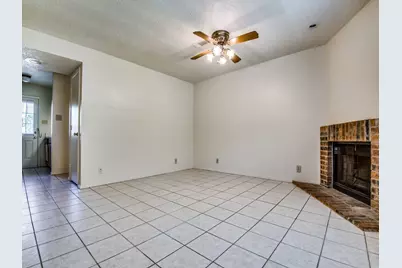 929 W Hickory Street #A10, Denton, TX 76201 - Photo 3