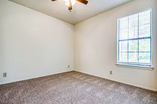 929 W Hickory St, Denton, TX 76201 - Photo 9