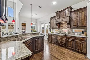 2412 Kingsgate Dr, Little Elm, TX 75068 - Photo 9