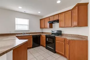 929 Glenndon Dr, Fort Worth, TX 76120 - Photo 5