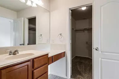 929 Glenndon Drive, Fort Worth, TX 76120 - Photo 7