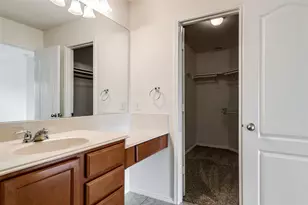 929 Glenndon Dr, Fort Worth, TX 76120 - Photo 7