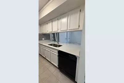 5750 Phoenix Drive #4, Dallas, TX 75231 - Photo 9