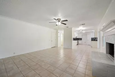204 Edmundson Court, Arlington, TX 76002 - Photo 9