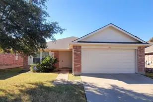 5727 Hunters Bend Ln, Dallas, TX 75249 - Photo 1
