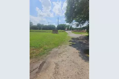 517 S Main Highway N, Springtown, TX 76082 - Photo 1