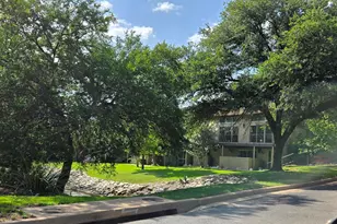 5809 Chimney Wood Cir, Fort Worth, TX 76112 - Photo 3