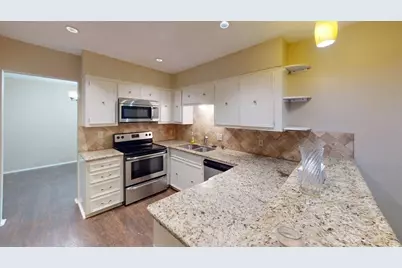 5809 Chimney Wood Circle, Fort Worth, TX 76112 - Photo 11