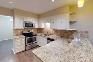5809 Chimney Wood Cir, Fort Worth, TX 76112 - Photo 11