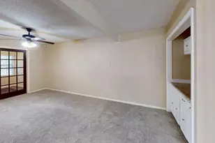 5809 Chimney Wood Cir, Fort Worth, TX 76112 - Photo 9
