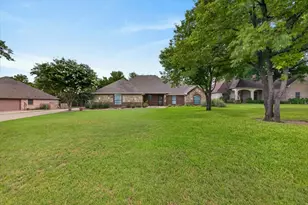 110 Heritage Pl, Glen Rose, TX 76043 - Photo 3