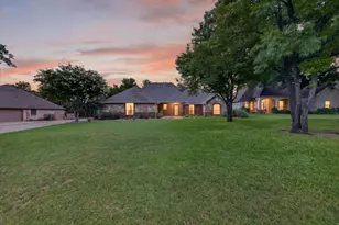 110 Heritage Pl, Glen Rose, TX 76043 - Photo 1