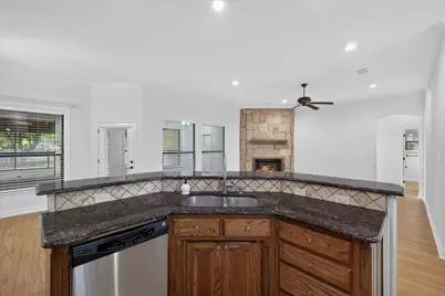 110 Heritage Place, Glen Rose, TX 76043 - Photo 17