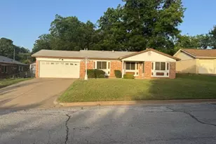 503 Franklin Dr, Euless, TX 76040 - Photo 1